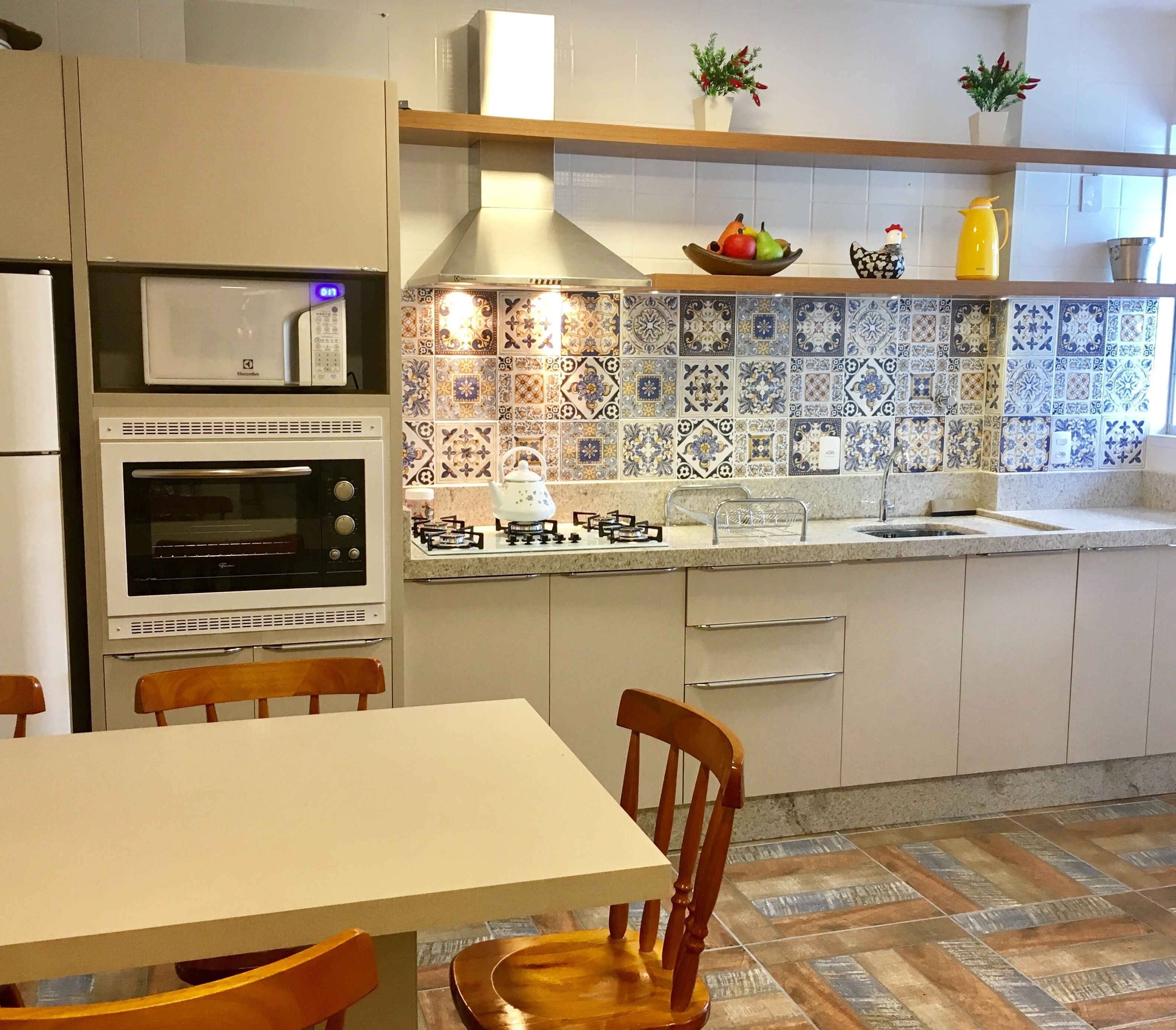 50% OFF LOW TEMP THE WIND LEVED, CENTRAL BEACH, sleeps 4 people. 180 m of the pants