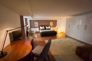 1 bedroom, desk, iron/ironing board, free WiFi