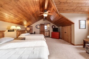 3 bedrooms, desk, iron/ironing board, travel cot