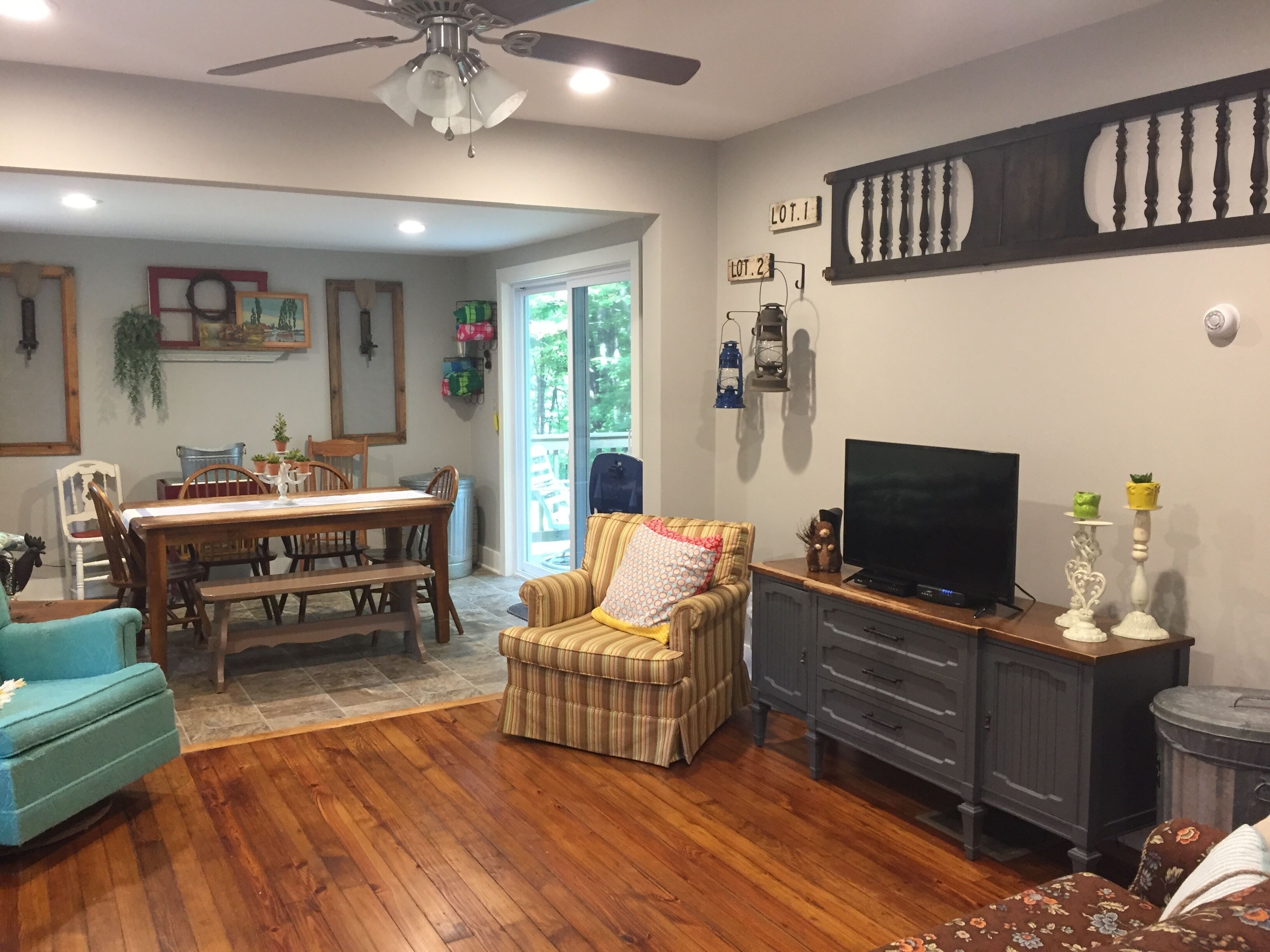 Private - Cozy - Lake Front Cottage -  Lake Access, family friendly & fire pit  