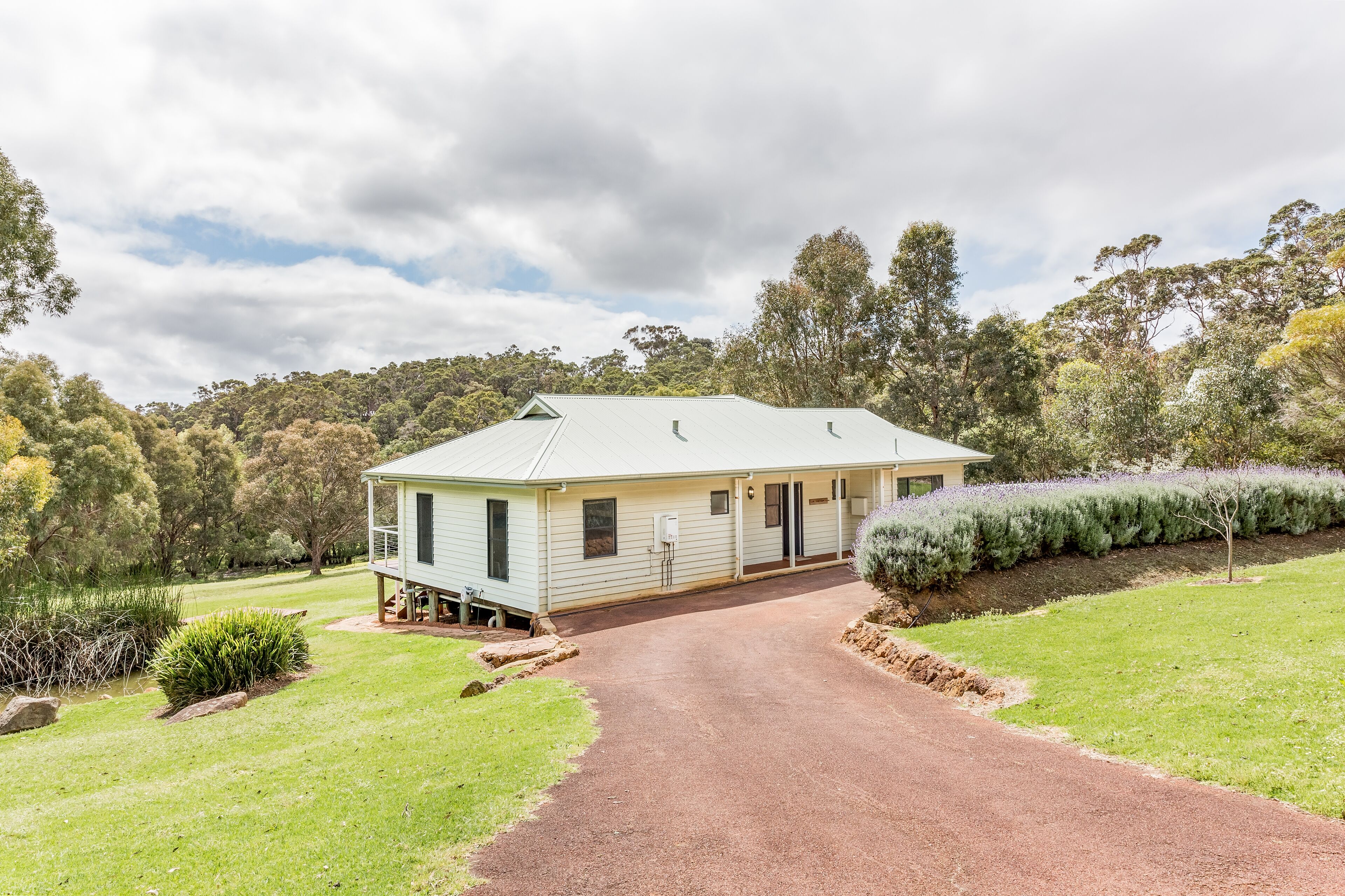 Millbrook Cottage Yallingup -panoramic views down Wildwood Valley — image 22
