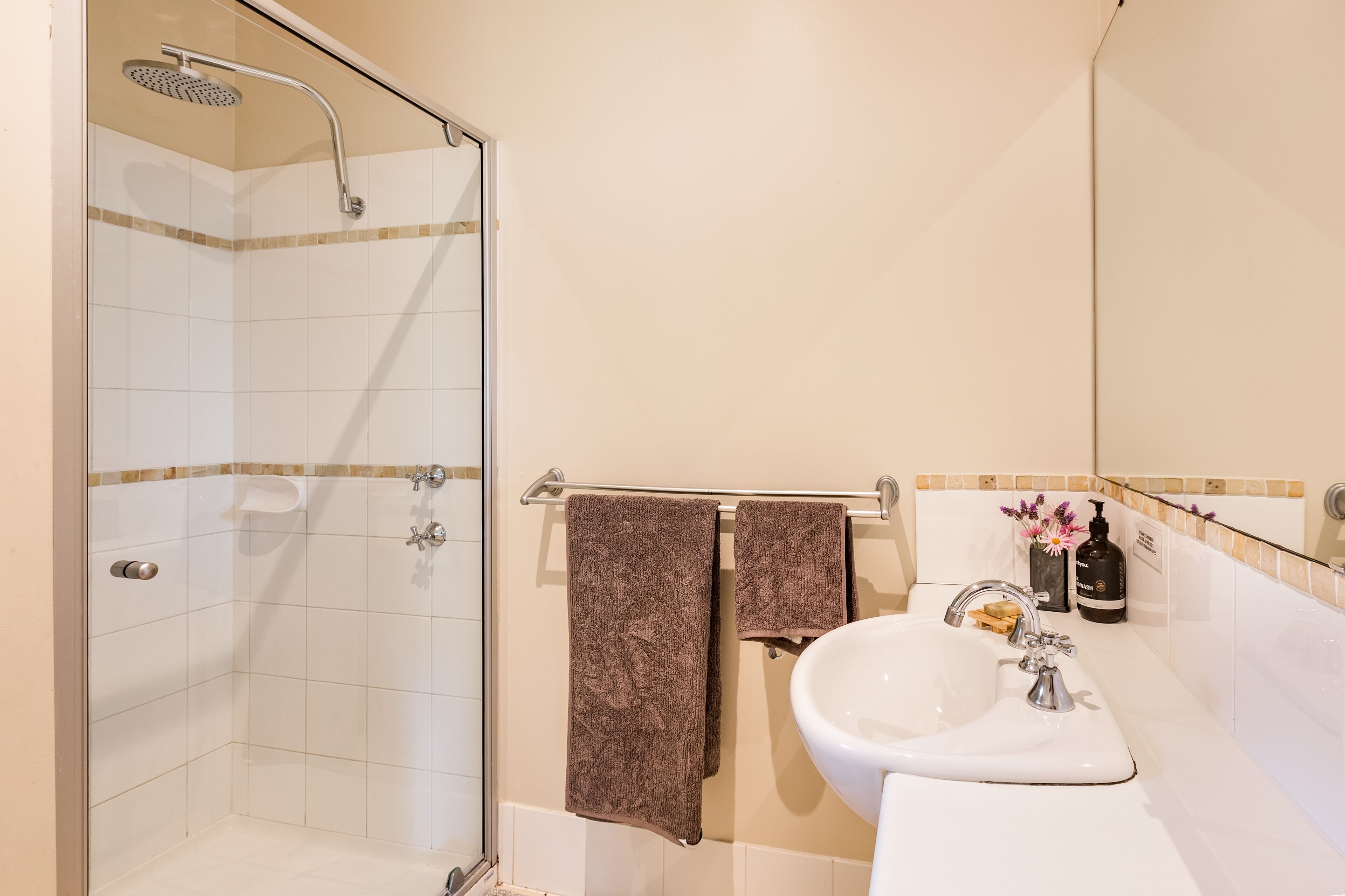 Millbrook Cottage Yallingup -panoramic views down Wildwood Valley — image 19