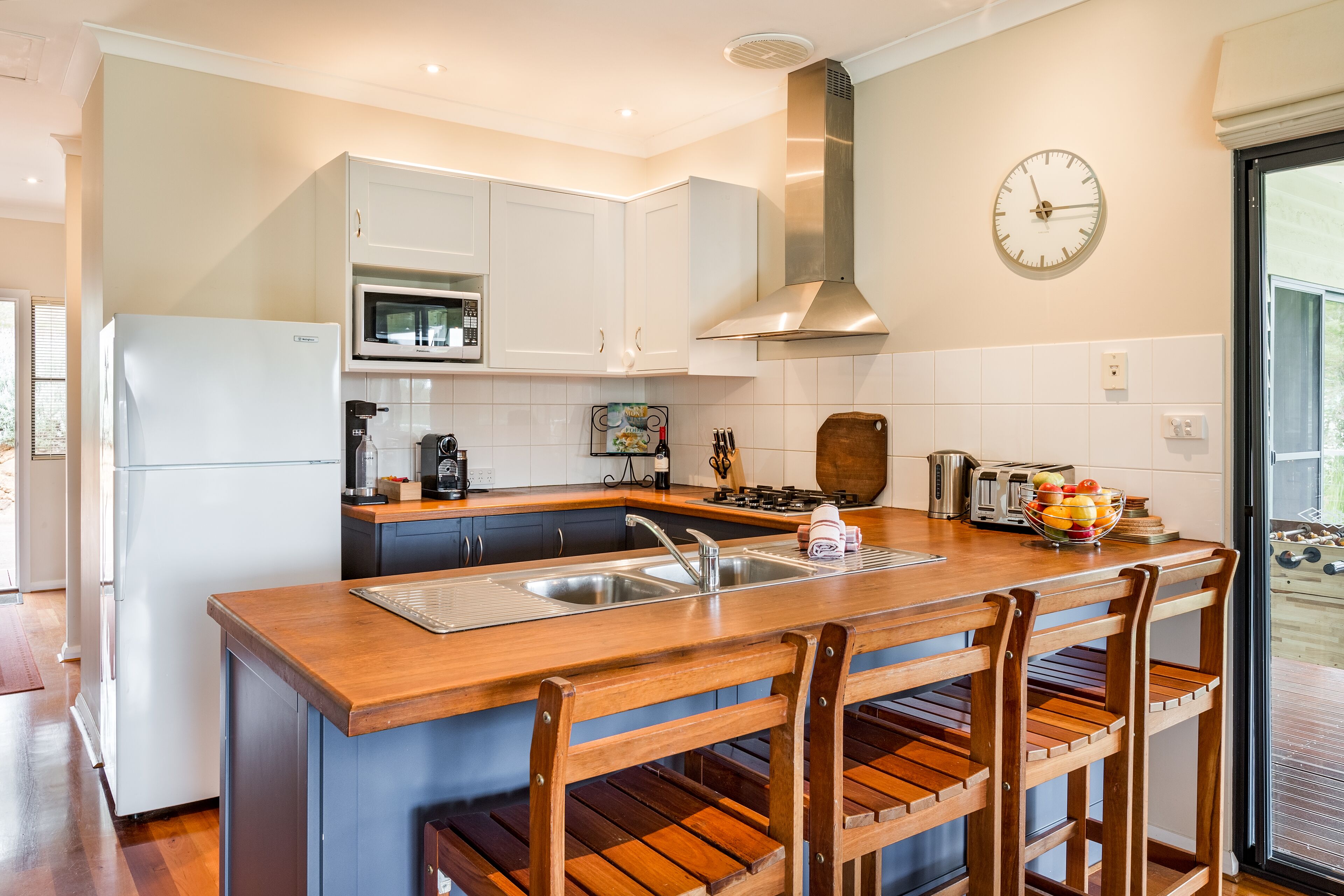 Millbrook Cottage Yallingup -panoramic views down Wildwood Valley — image 11