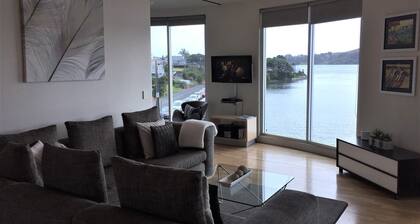 Unique & stylish apartment in the former Golden Bay silo on Raglan Wharf