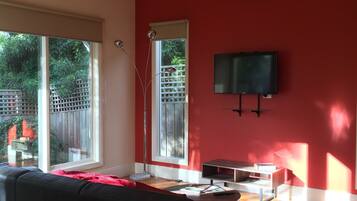 Smart-TV, Netflix, BĂŒcher, Streaming-Dienste