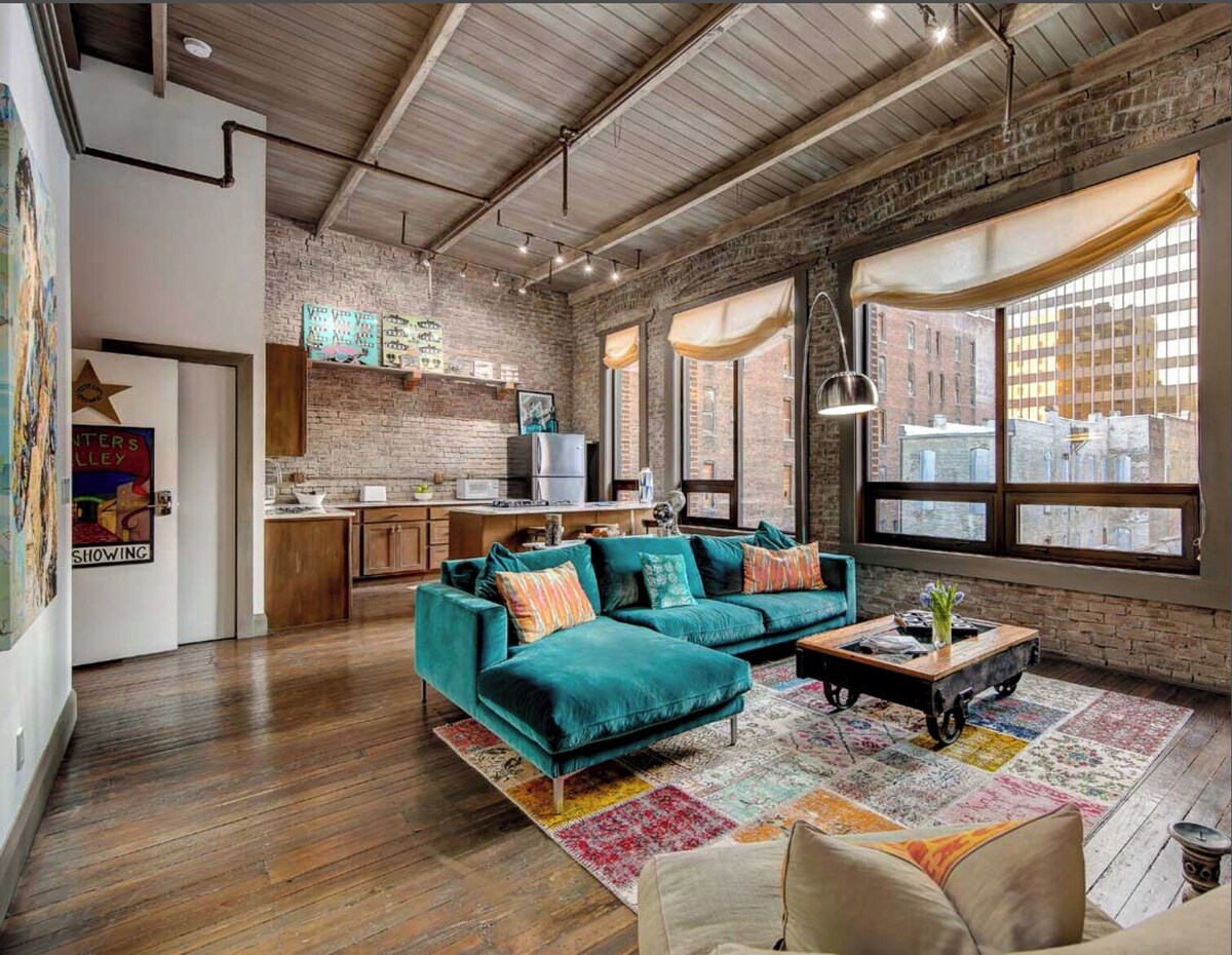 City Loft PH*Walk to Broadway*Printers Alley Lofts