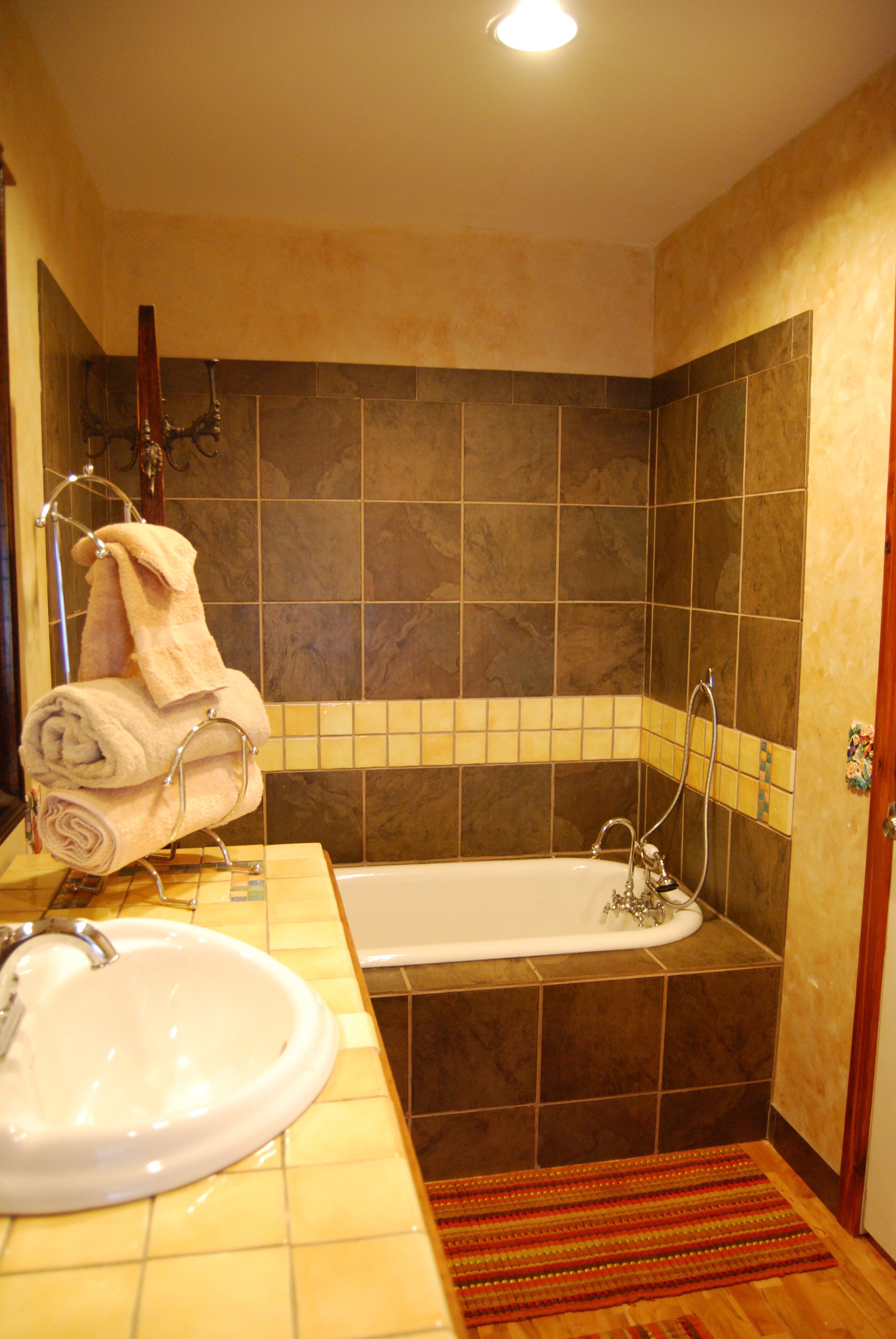 Charming country accommodations at Brookside Acres/horse and rider accommodation