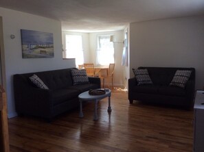 Flatskjerm-TV og leker