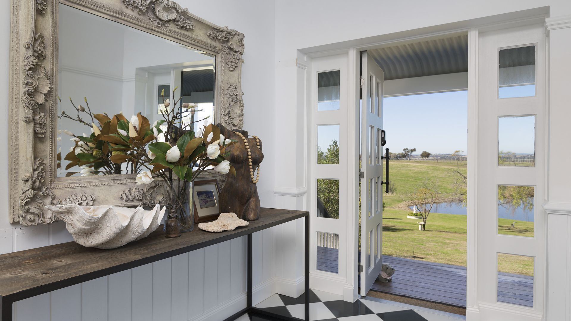 Willow Tree Estate - Luxurious whole of house accommodation -Sleeps 40-Stunning  — image 3
