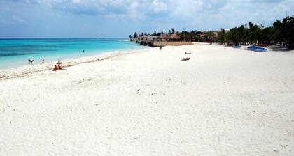 Spacious Oceanview Villa, steps to beach, 24hr gated community, Playacar Fase 1