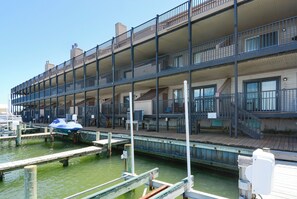 Exterior - XPLORIE ACTIVITIES & LINENS INCLUDED*!  PANORAMIC VIEWS!! Bahama Princess-Direct bayfront 2BR/2BA condo. (Ocean City)