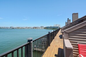 Property grounds - XPLORIE ACTIVITIES & LINENS INCLUDED*!  PANORAMIC VIEWS!! Bahama Princess-Direct bayfront 2BR/2BA condo. (Ocean City)