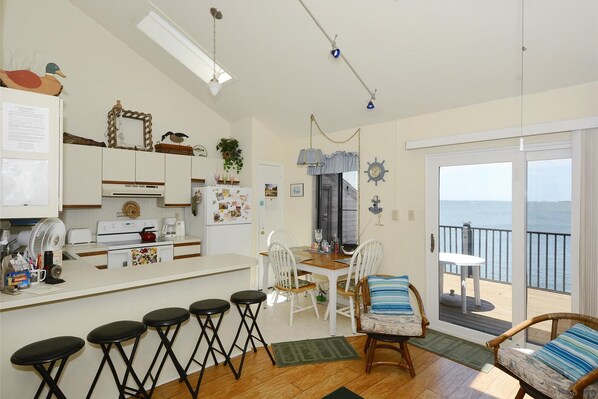 Microwave, dishwasher, coffee/tea maker, toaster