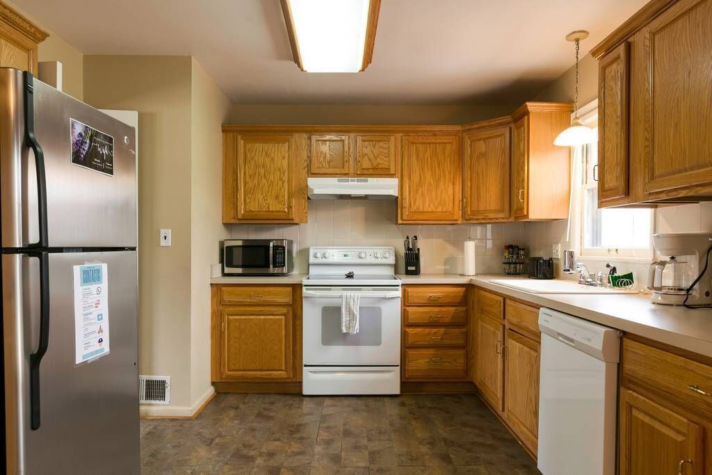 Hartley's Yellow House of Joy 