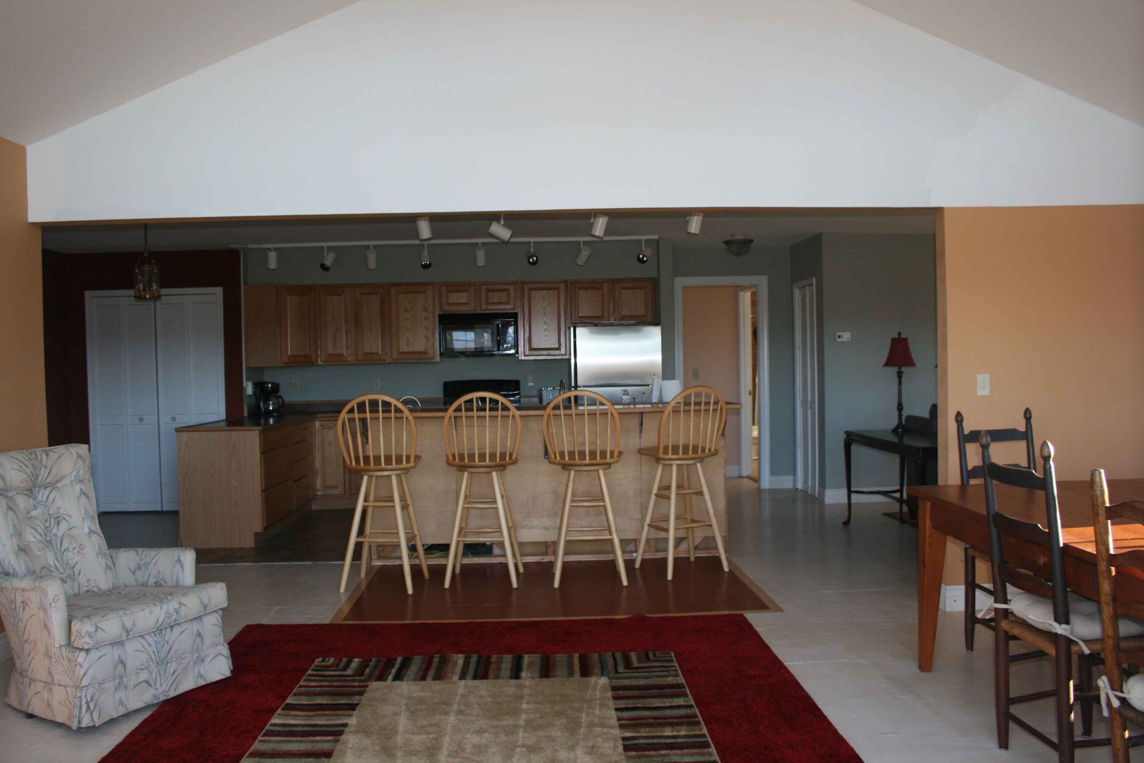  Close to Everything and Away From It All!