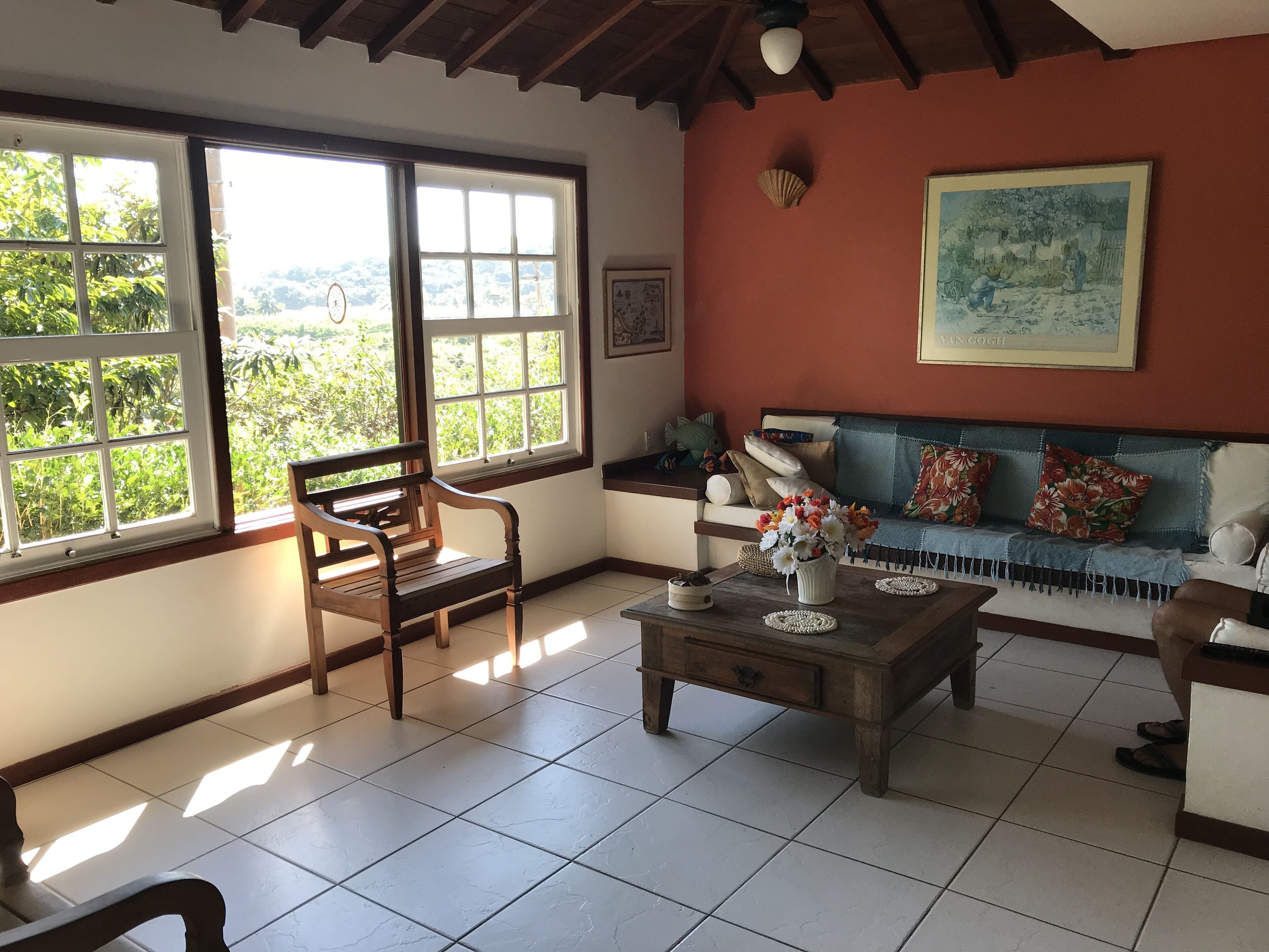 Excellent home in gated community - Four bedrooms - Close to R. das Pedras