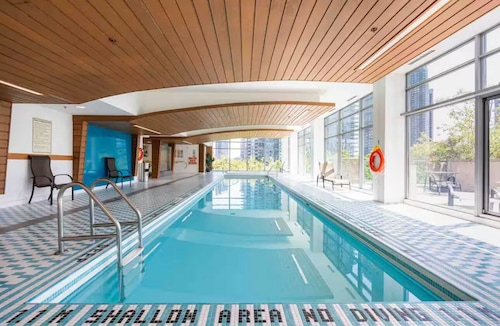 Gorgeous Lake views, Super clean, New condo