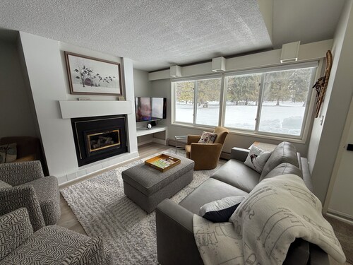 Newly Updated Condo At The Village Green Townhouse Condominium Resort