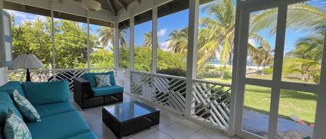 TV, DVD-spiller og bøker