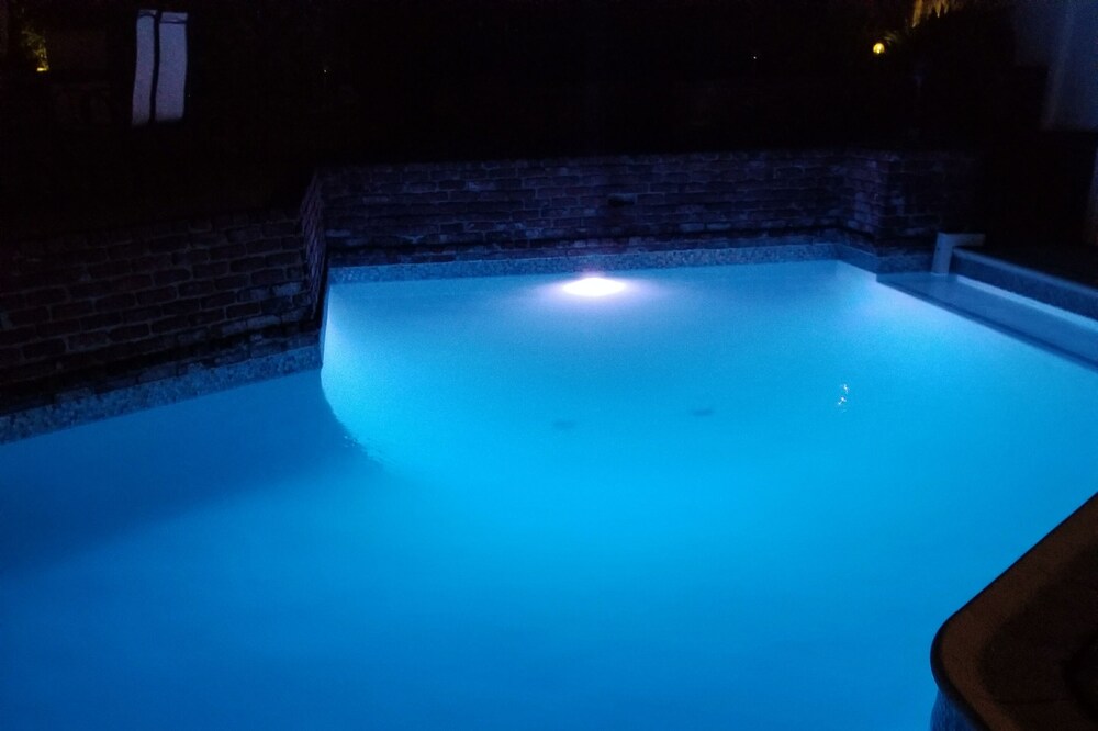 Spa Like Serene, Hillside Retreat With Beautiful, Terraced Private Pool