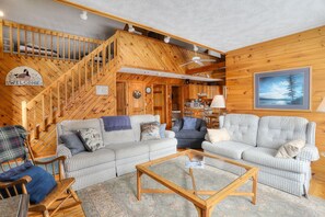 Smart-TV, DVD-Player, Tischtennisplatte