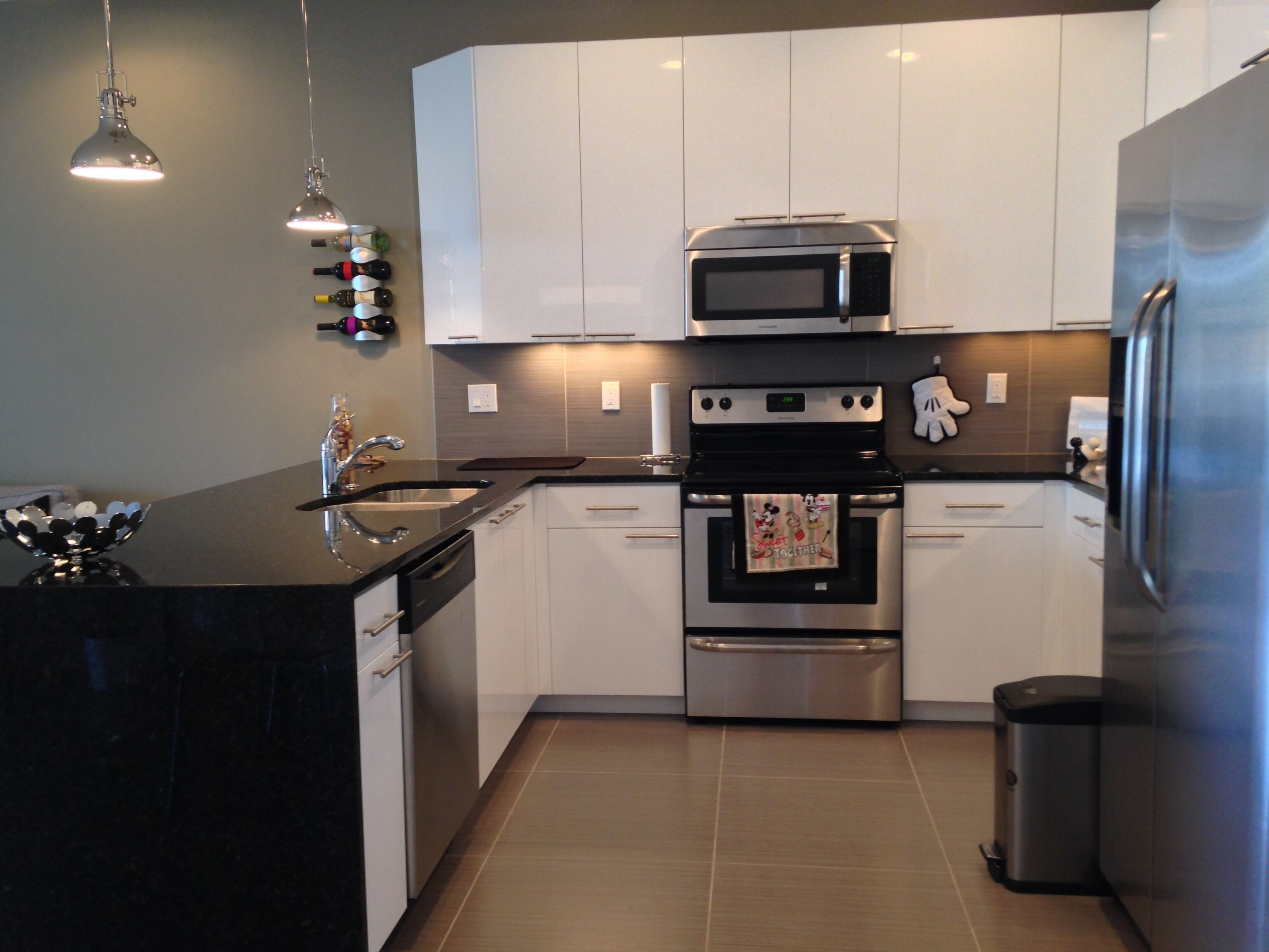 Amazing vacation home! 3 bed 3 bath, pool, balcony and wifi! Your best choice!