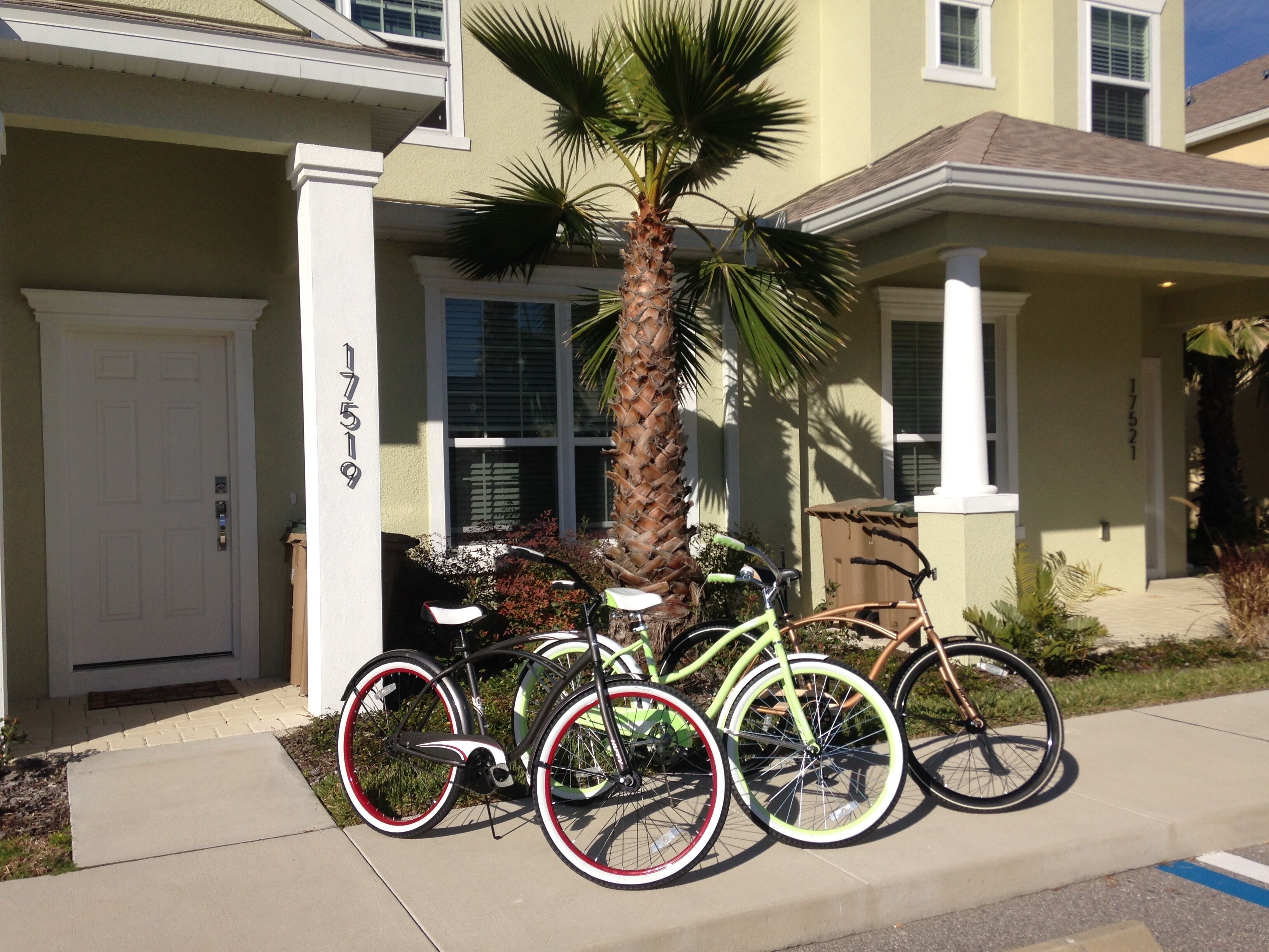 Amazing vacation home! 3 bed 3 bath, pool, balcony and wifi! Your best choice!