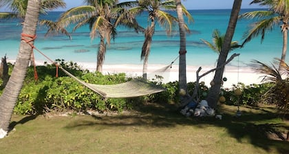 Da Villa Ocean Front Home, Luxury & Privacy on Pink Sand Beach