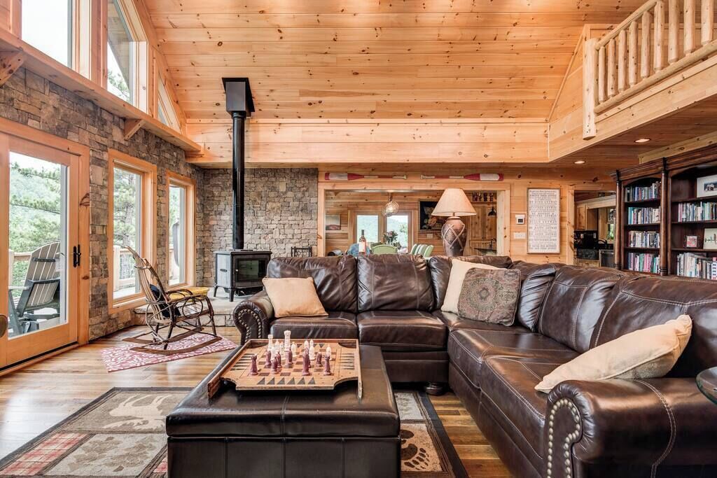 Big Sky Lodge 5 Br+ Bonus - 4 Ensuites, Mt Views,