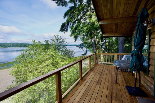Secluded beachfront home on Harstine Island
