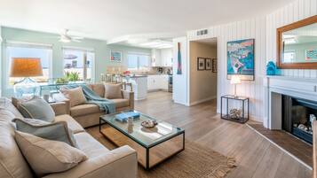 Télévision, lecteur de DVD, livres, imprimantes