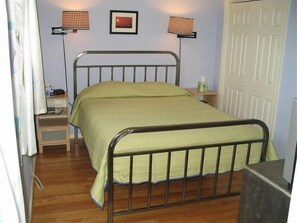 1 chambre, fer et planche à repasser, Wi-Fi gratuit, draps fournis