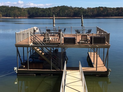 Allatoona Lake - Family Lake House and Dock - Space to relax and enjoy