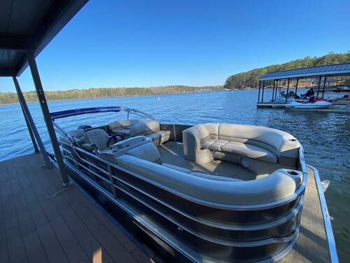 Allatoona Lake - Family Lake House and Dock - Space to relax and enjoy