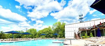 4-Bedroom Vacation Oasis with Pools, 10 Minutes from Bushkill Falls