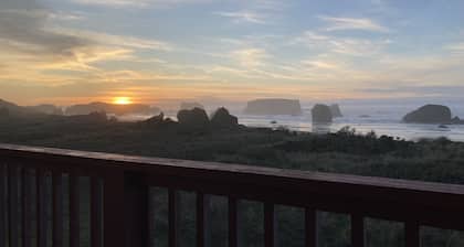 Dunes House at Bandon - 3 bedroom Oceanfront