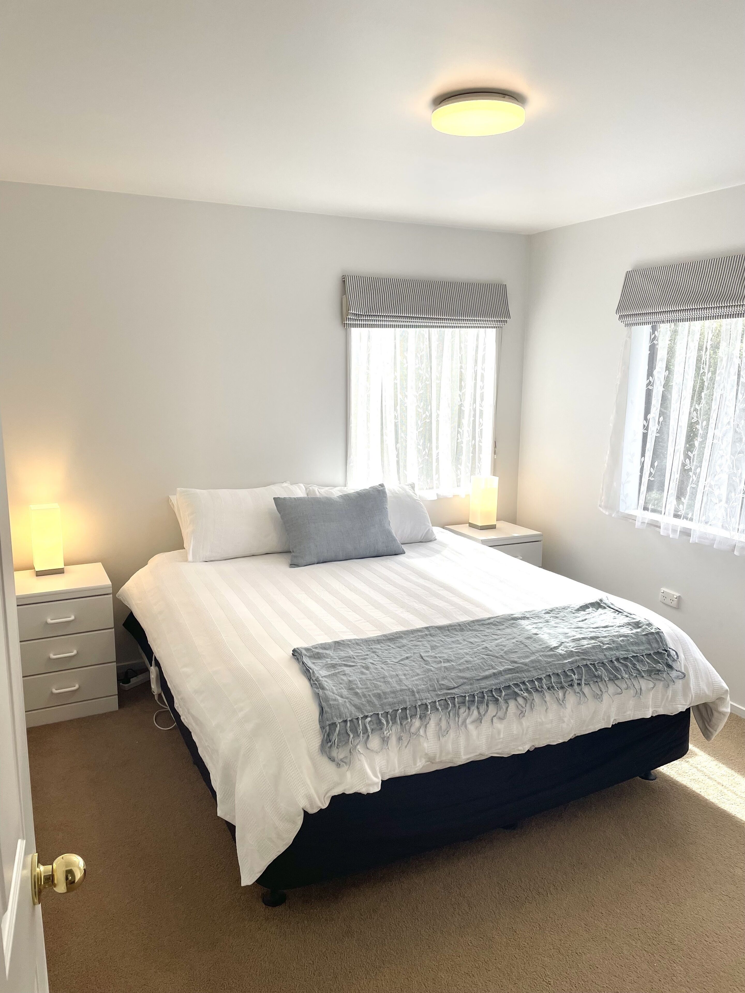 3 室のベッドルーム、アイロン / アイロン台、WiFi (無料)、ベッドシーツ