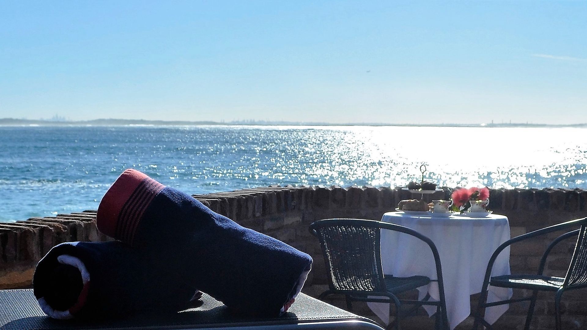 JIBBON BEACH B&B - Right on the Beach