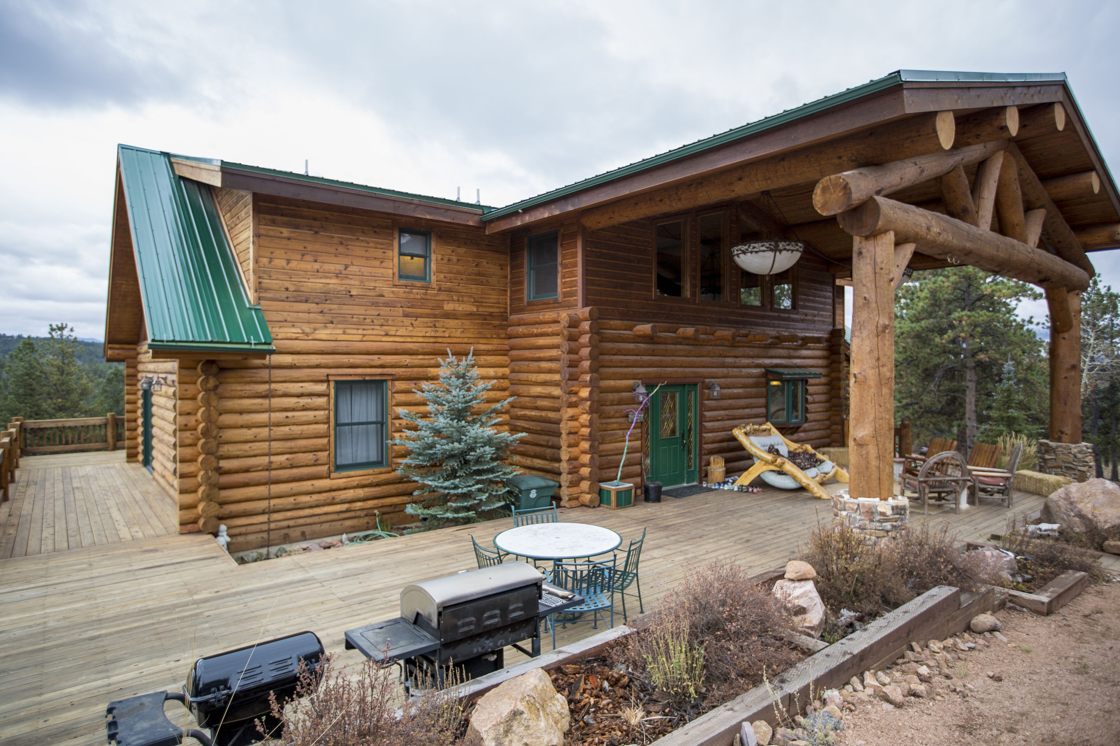 TihsreeD Lodge:  Rustic Elegance in Colorado - read carefully for 18+ guests