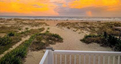 Oceanfront Home- Casa Del Sol- Live the LIFE! 4 decks, beach gear, grill...