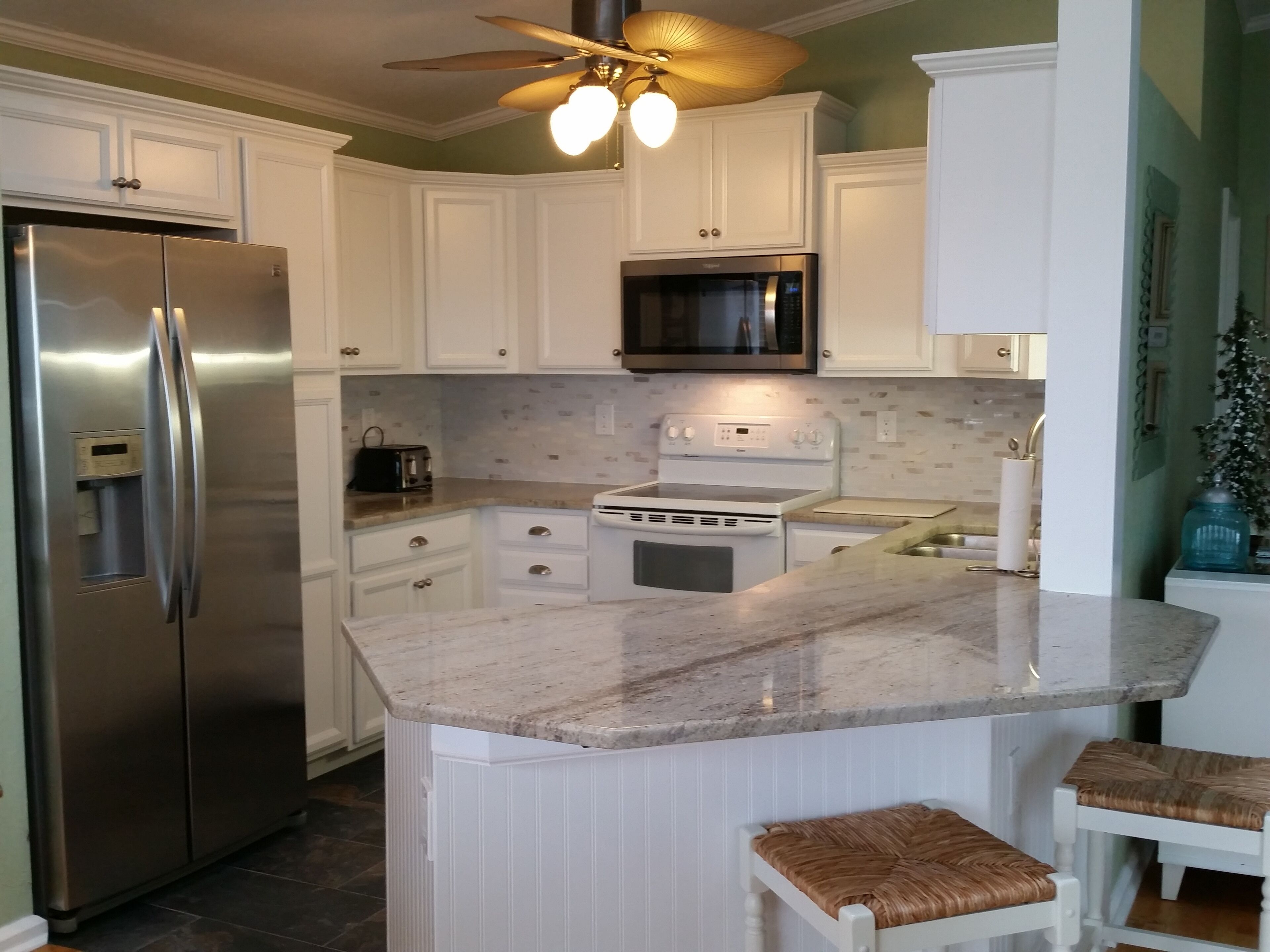 Frigorífic, microones, forn i placa de cuina 