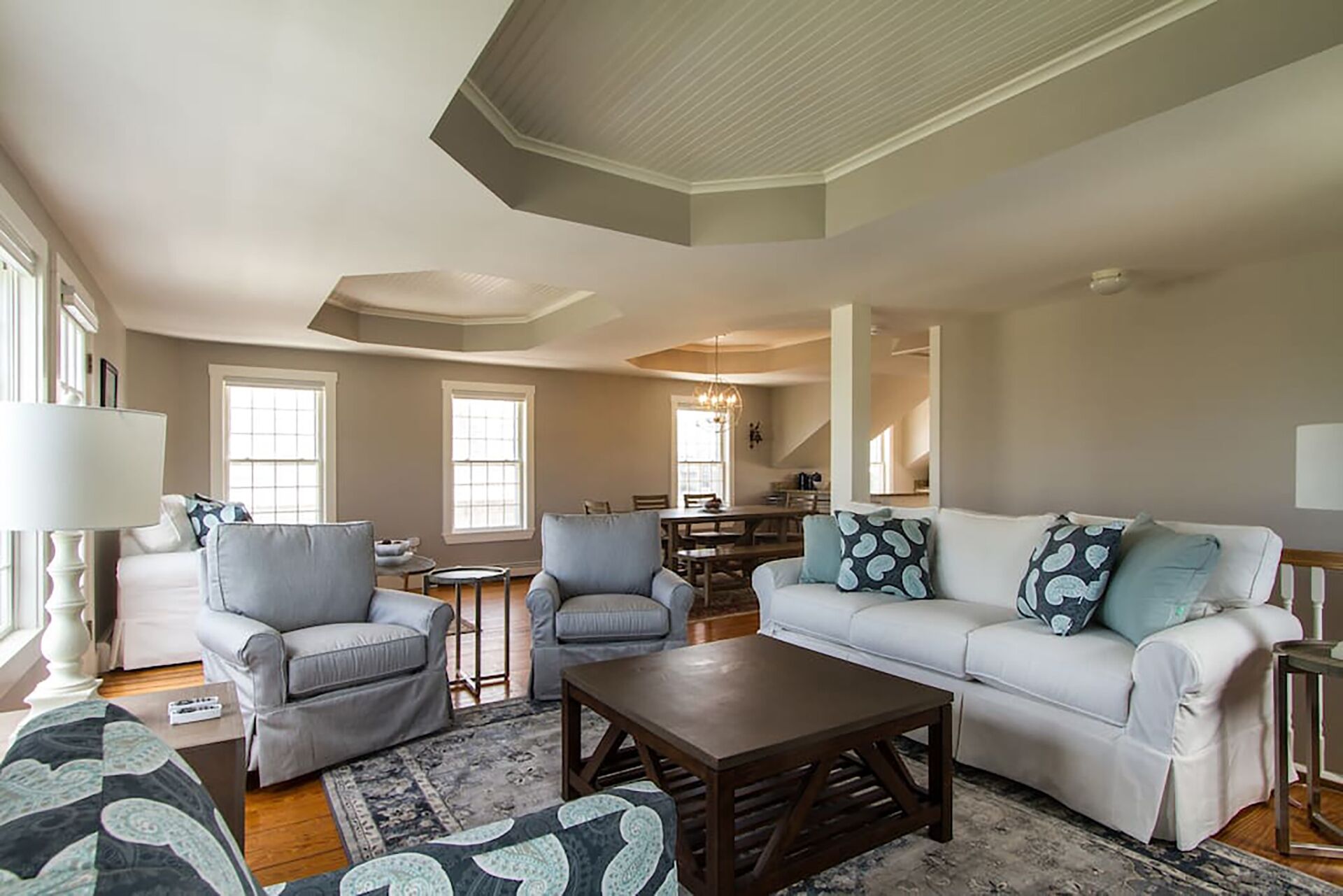 Charming 4BR house  12min walk to town & 5 min. to Francis beach,