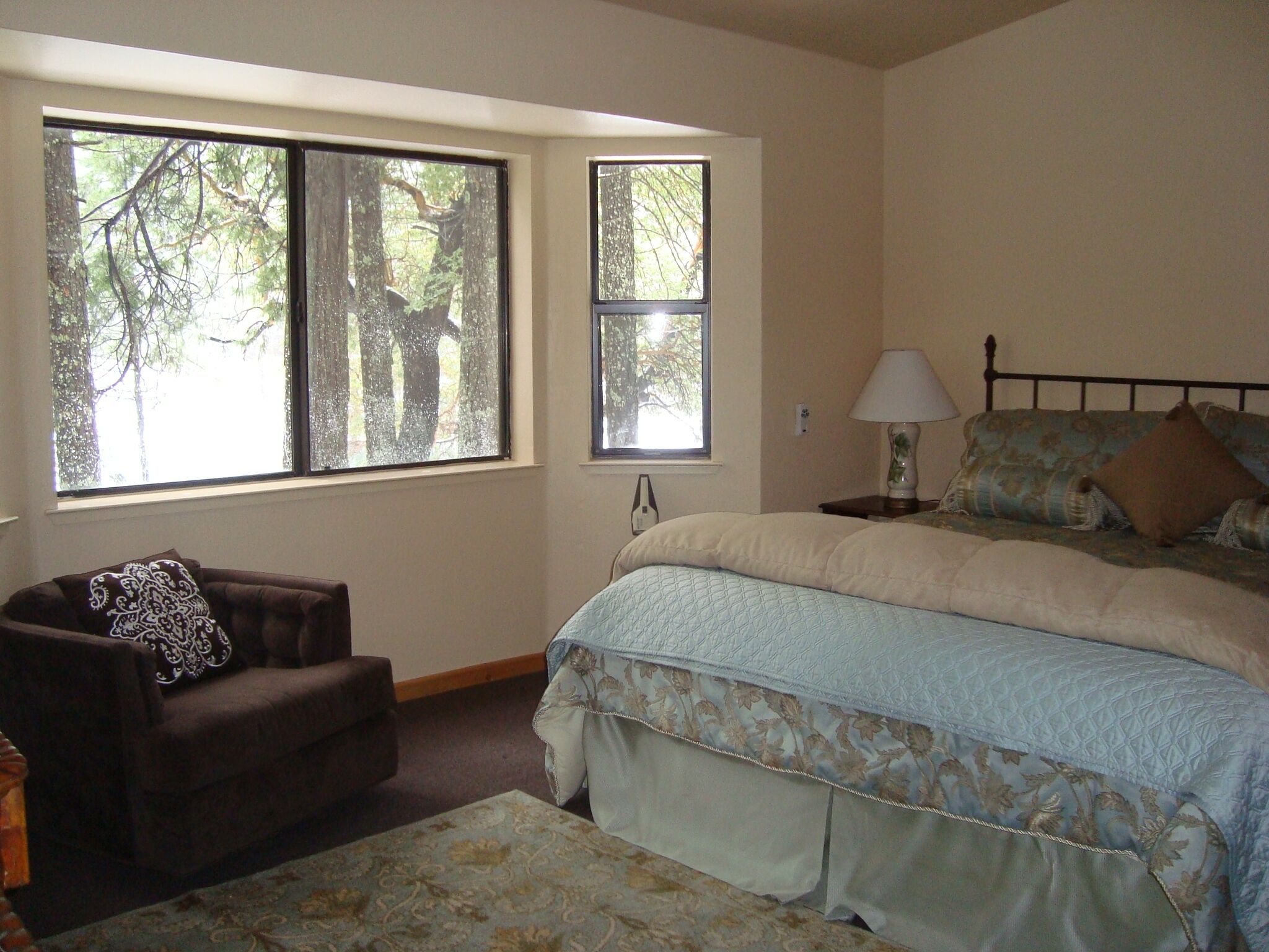 Lagunita- lakeside cabin w/ 2 bunkhouses & HOT TUB! $300. Per night for all 3!!