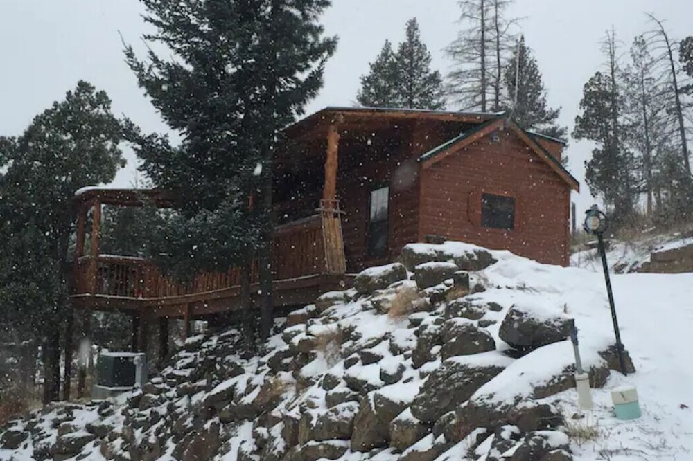 Fully equipped cabin for a weekend getaway with propane grill and hot tub
