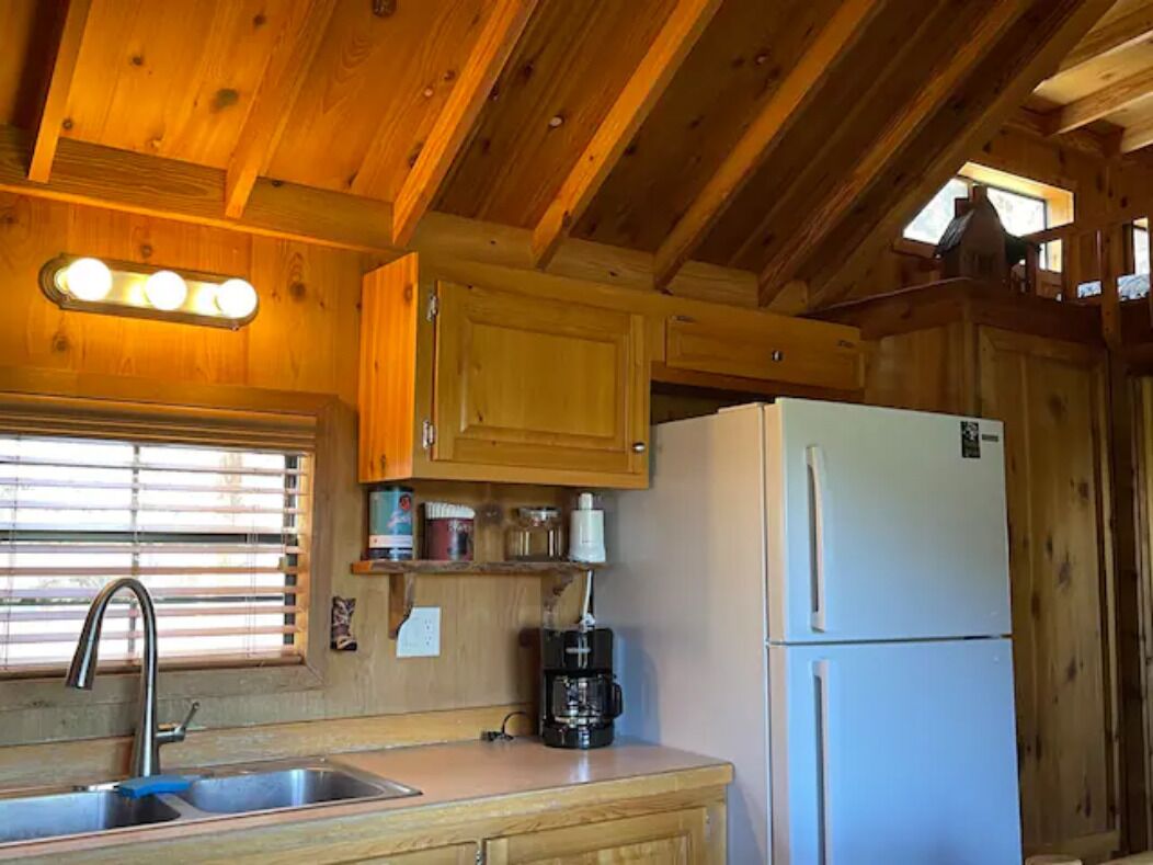 Fully equipped cabin for a weekend getaway with propane grill and hot tub