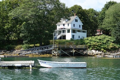 Waterfront Cottage in South Bristol w/ private dock and lobster boat views