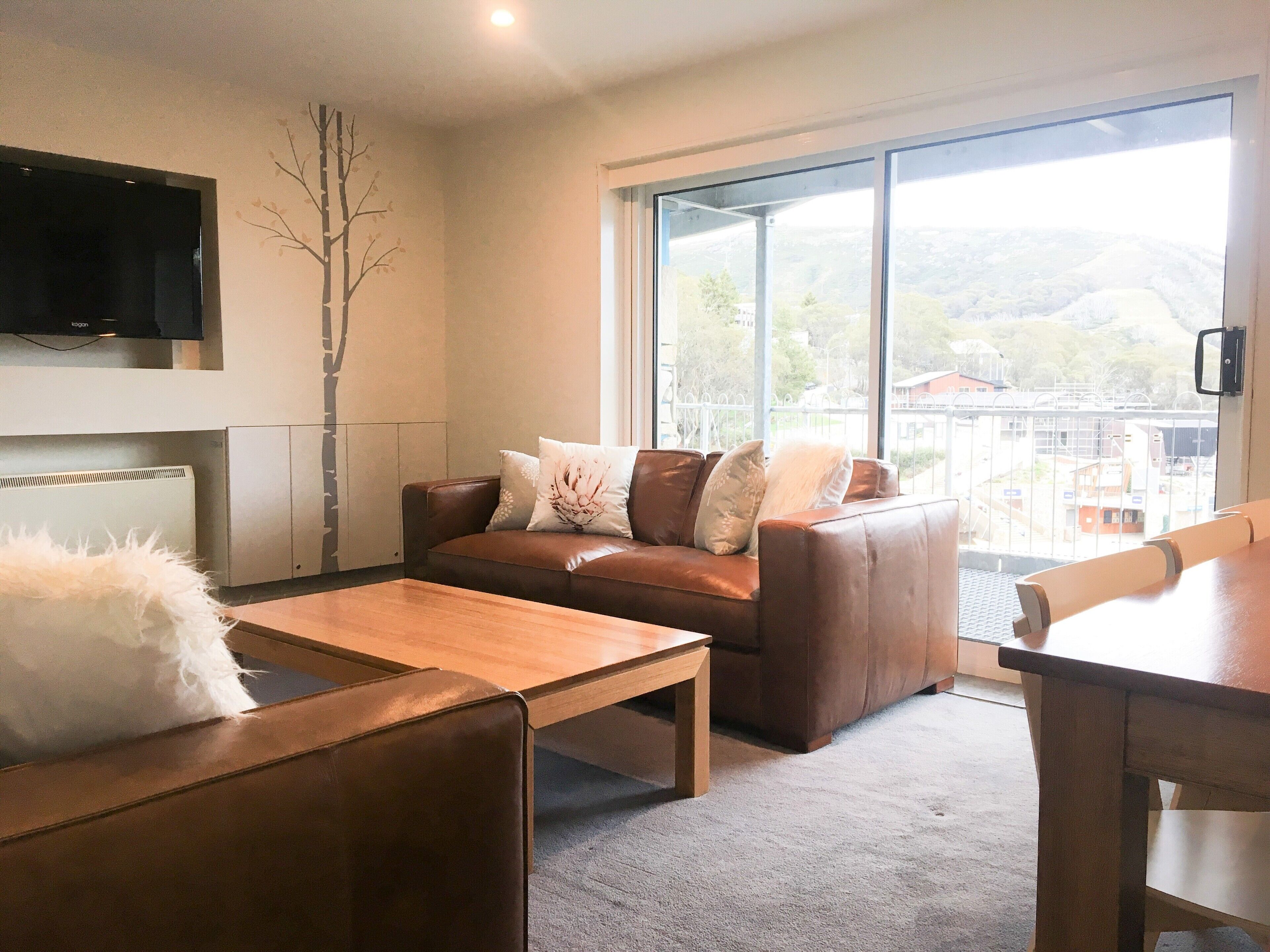 Les Chalets 5 - fabulous apartment next to Halley's Comet chairlift — image 2