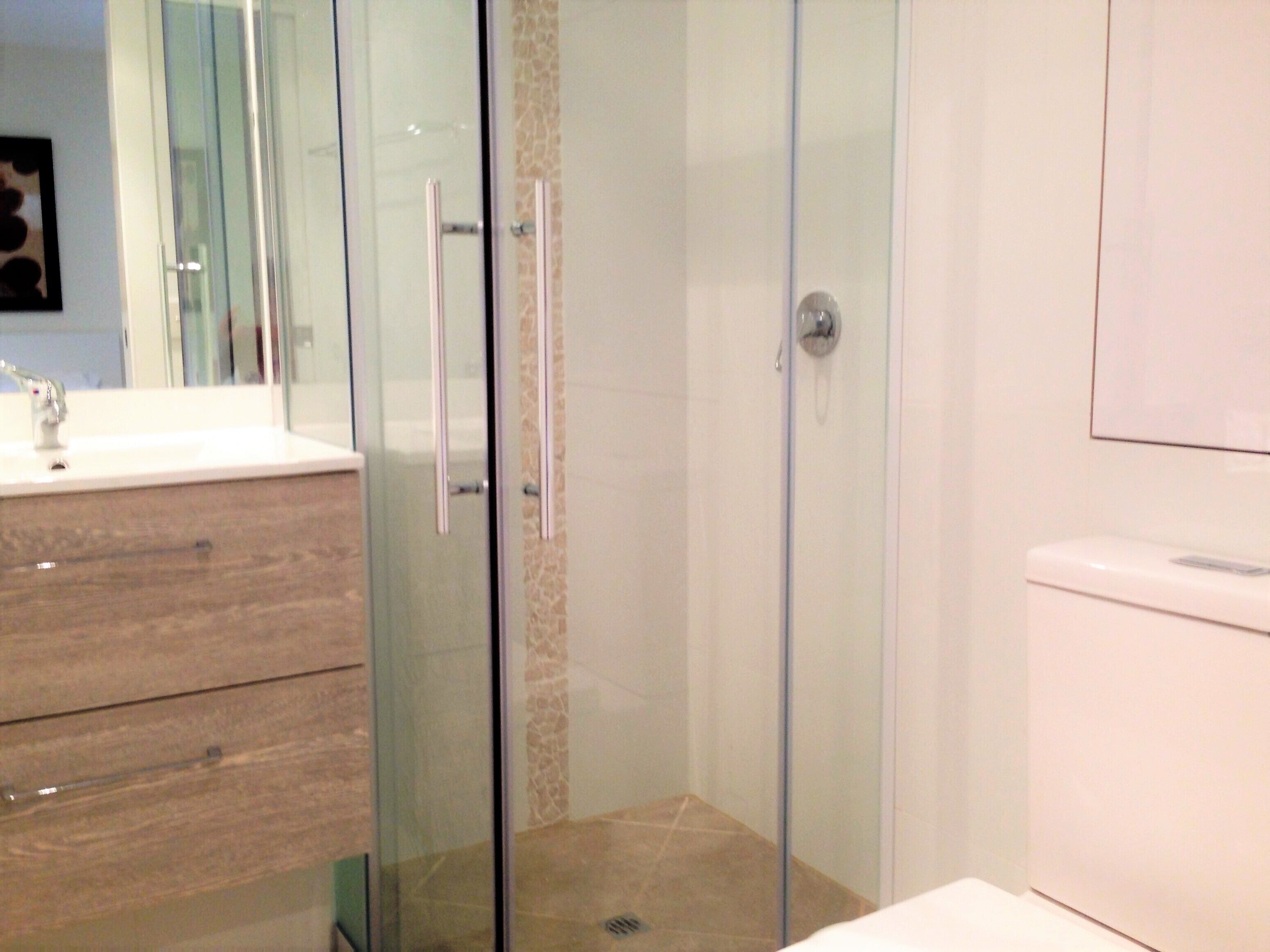 Les Chalets 5 - fabulous apartment next to Halley's Comet chairlift — image 6
