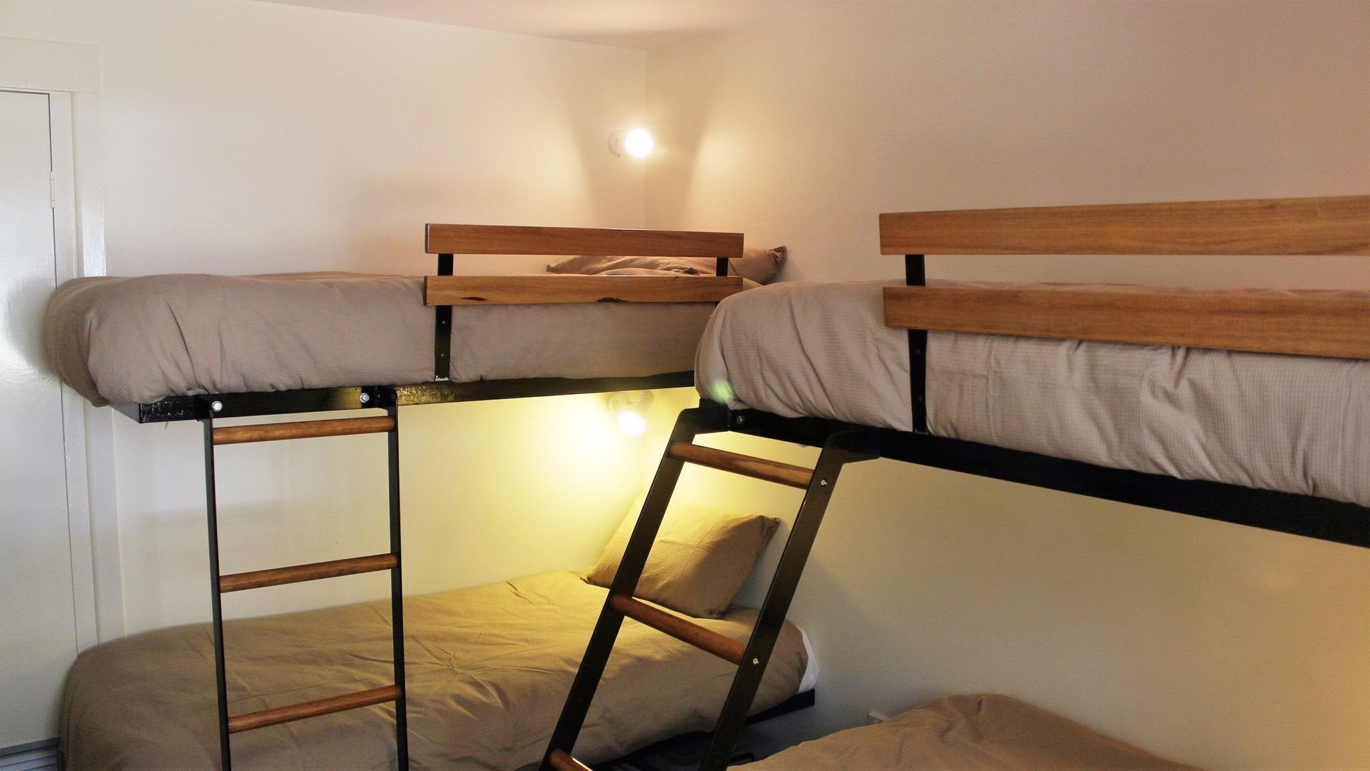 Les Chalets 5 - fabulous apartment next to Halley's Comet chairlift — image 8