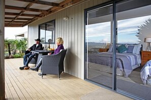 Terrace/patio - Tui Cottage with Double & King Single beds (Clevedon)